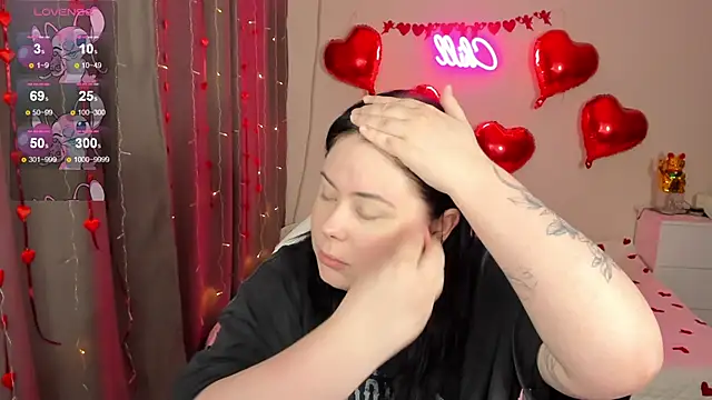 Snapshot of Akemi_BBW chatting on February 14, 2026, 5:40 am Akemi BBW online show from February 14, 2026, 5:40 am