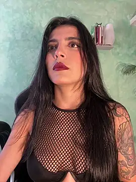 CristalCerati online show from September 22, 2025, 8:37 pm
