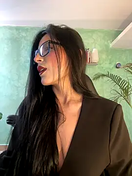 CristalCerati online show from September 27, 2025, 8:26 pm