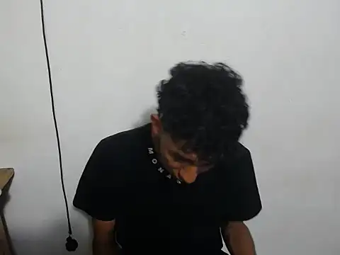 Snapshot of Sexy_boy1215 chatting on October 21, 2025, 12:11 am Sexy boy1215 online show from October 21, 2025, 12:11 am