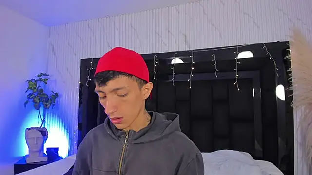 Snapshot of DereckCooperr chatting on February 8, 2026, 9:12 pm DereckCooperr online show from February 8, 2026, 9:12 pm