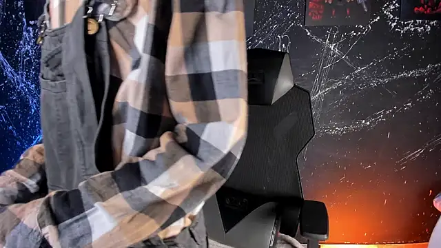 Snapshot of DereckCooperr chatting on January 16, 2026, 11:20 pm DereckCooperr online show from January 16, 2026, 11:20 pm