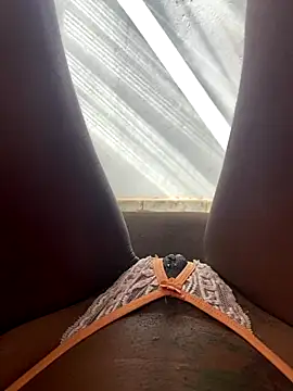 MariaLorenaah online show from October 20, 2025, 5:57 pm