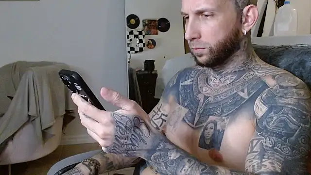 Snapshot of bobbybacala91 chatting on September 9, 2025, 4:00 am bobbybacala91 online show from September 9, 2025, 4:00 am