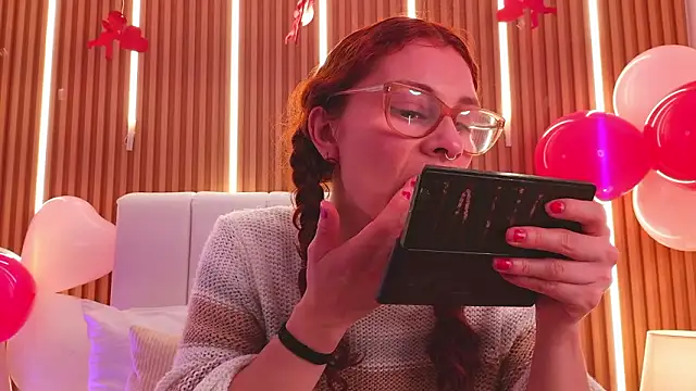 Katy Van online show from February 11, 2026, 9:14 pm