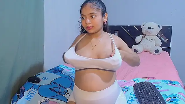 Winnifer Gonzal online show from September 9, 2025, 3:05 am