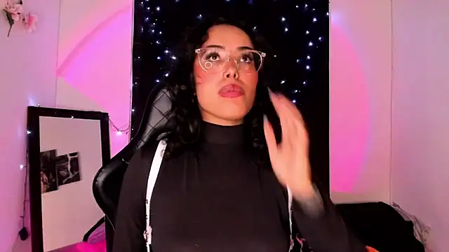 willow poisson online show from February 25, 2025, 11:26 pm