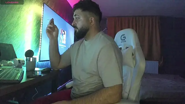 Eduu2322 online show from December 19, 2025, 10:34 pm