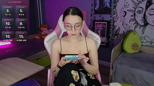 Snapshot of Sweet_frosti chatting on February 24, 2026, 3:29 am Sweet frosti online show from February 24, 2026, 3:29 am