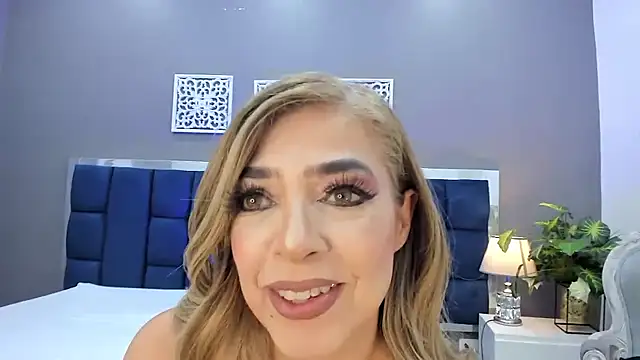 thecrazyadamss  online show from February 18, 2025, 10:47 pm