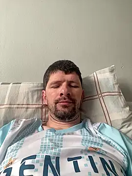 Snapshot of Juliano2289 chatting on July 16, 2026, 1:41 pm Juliano2289 online show from July 16, 2026, 1:41 pm