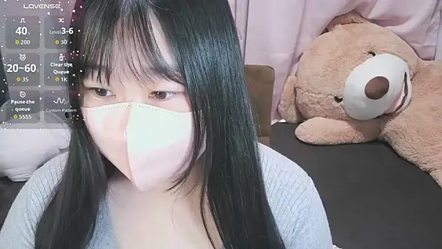 yuinyan3150 online show from September 11, 2025, 12:10 am