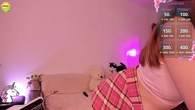 Snapshot of EvaUniporn chatting on December 19, 2025, 8:49 am EvaUniporn online show from December 19, 2025, 8:49 am