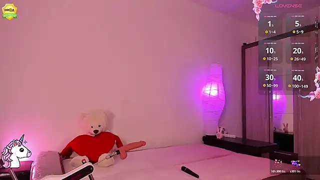 Snapshot of EvaUniporn chatting on November 23, 2025, 5:23 pm EvaUniporn online show from November 23, 2025, 5:23 pm