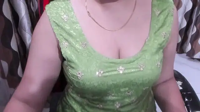Snapshot of Kaur_Jannat chatting on August 5, 2026, 6:24 pm Kaur Jannat online show from August 5, 2026, 6:24 pm