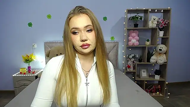 StacyYellig online show from March 13, 2025, 12:02 pm