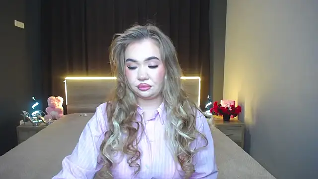 StacyYellig online show from February 12, 2026, 9:03 pm