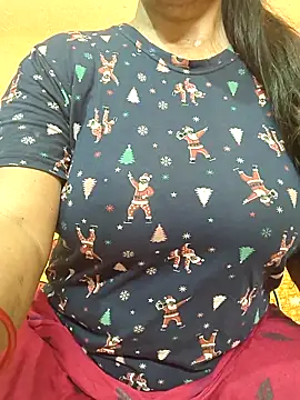 CUTE SOPHIA- online show from April 28, 2026, 1:37 am