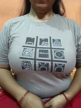 CUTE SOPHIA- online show from April 24, 2026, 2:02 am