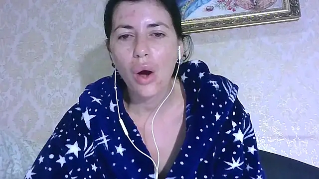 Snapshot of StunnigArt chatting on September 12, 2025, 1:28 am StunnigArt online show from September 12, 2025, 1:28 am