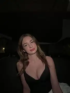 EvieEvans online show from November 4, 2025, 5:17 pm