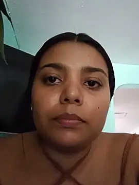 stefanie010 online show from May 27, 2026, 6:37 pm
