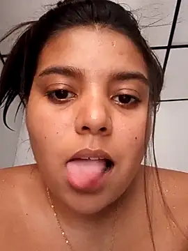 stefanie010 online show from October 28, 2025, 6:29 pm