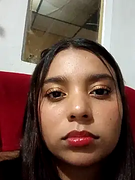 stefanie010 online show from April 25, 2026, 10:07 pm