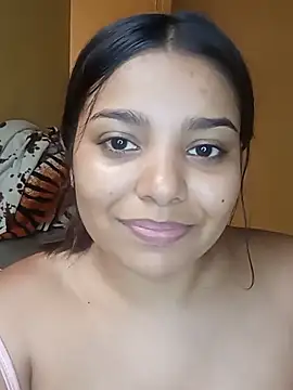 stefanie010 online show from May 12, 2026, 4:02 pm