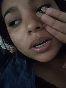 stefanie010 online show from May 17, 2026, 3:01 pm