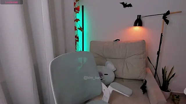 kim lian21 online show from October 21, 2025, 12:48 pm