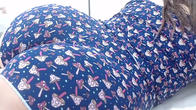 Snapshot of TODALINDA chatting on October 30, 2025, 4:11 am TODALINDA online show from October 30, 2025, 4:11 am