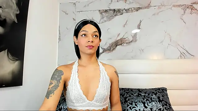 Snapshot of emily_lady20 chatting on June 17, 2026, 2:44 am emily lady20 online show from June 17, 2026, 2:44 am