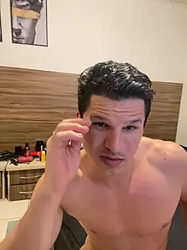 pedrovkr3 online show from April 16, 2026, 8:42 pm