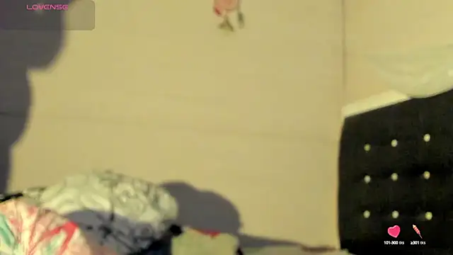 kasandra smith  online show from September 9, 2025, 11:25 pm