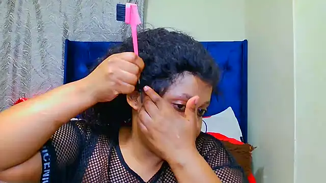 Snapshot of THESHORTQUEEN chatting on January 5, 2026, 6:33 pm THESHORTQUEEN online show from January 5, 2026, 6:33 pm