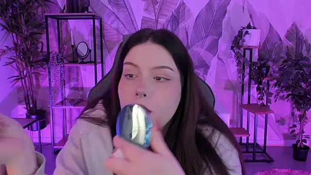 CoralineKeyns online show from October 7, 2025, 5:19 am