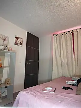 JadeHiilton online show from November 11, 2025, 7:19 pm