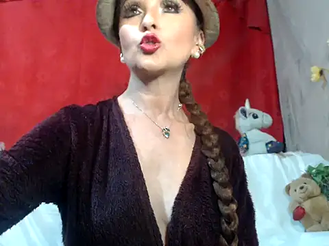 hottieperla online show from March 7, 2025, 6:54 pm