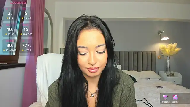 Awesome Jolie online show from November 2, 2025, 9:25 am