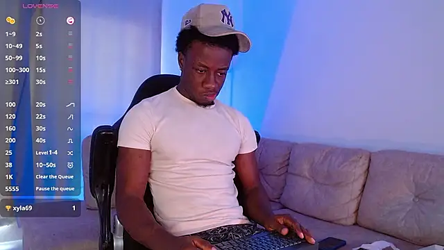 Snapshot of mike_wallace chatting on February 3, 2026, 1:05 pm mike wallace online show from February 3, 2026, 1:05 pm