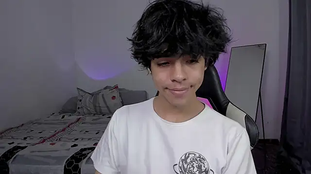 Snapshot of Alan26_ chatting on February 26, 2026, 3:45 pm Alan26 online show from February 26, 2026, 3:45 pm