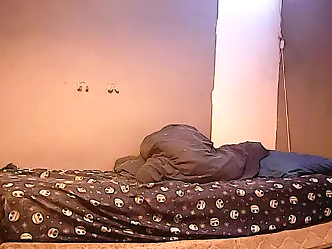 Snapshot of twinkerbell344 chatting on January 14, 2026, 4:21 pm twinkerbell344 online show from January 14, 2026, 4:21 pm