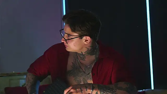 Snapshot of dantecoppolaa_ chatting on October 18, 2025, 8:55 pm dantecoppolaa online show from October 18, 2025, 8:55 pm