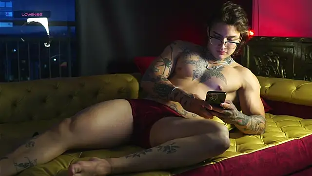 Snapshot of dantecoppolaa_ chatting on October 9, 2025, 11:05 pm dantecoppolaa online show from October 9, 2025, 11:05 pm