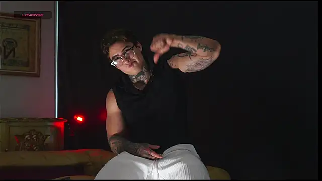 Snapshot of dantecoppolaa_ chatting on November 8, 2025, 8:12 pm dantecoppolaa online show from November 8, 2025, 8:12 pm