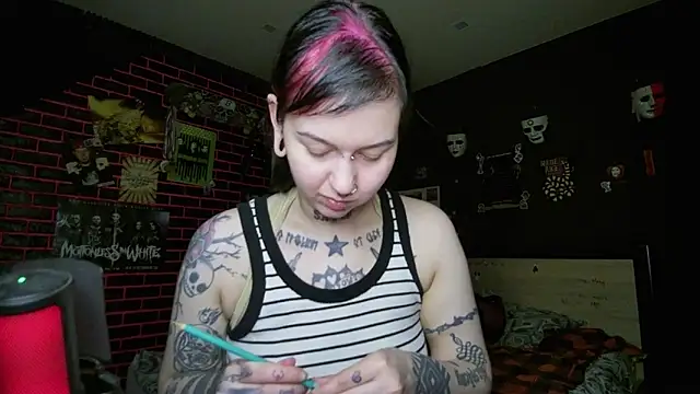Snapshot of MoorderxDoll chatting on March 18, 2026, 10:32 pm MoorderxDoll online show from March 18, 2026, 10:32 pm
