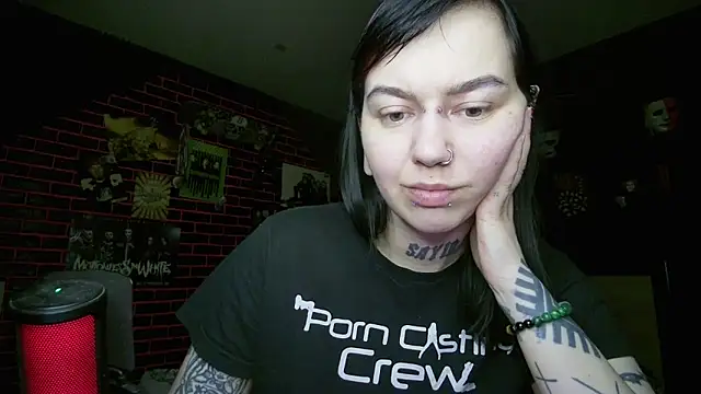 Snapshot of MoorderxDoll chatting on March 22, 2026, 9:49 pm MoorderxDoll online show from March 22, 2026, 9:49 pm