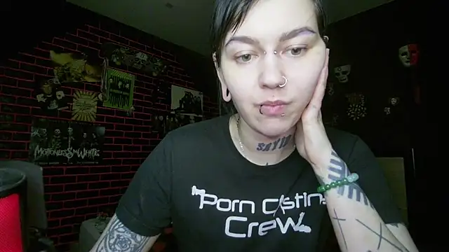 Snapshot of MoorderxDoll chatting on April 17, 2026, 8:11 pm MoorderxDoll online show from April 17, 2026, 8:11 pm
