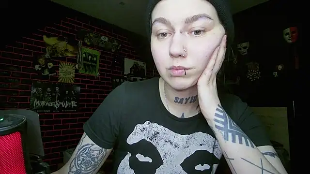 Snapshot of MoorderxDoll chatting on April 12, 2026, 9:51 pm MoorderxDoll online show from April 12, 2026, 9:51 pm